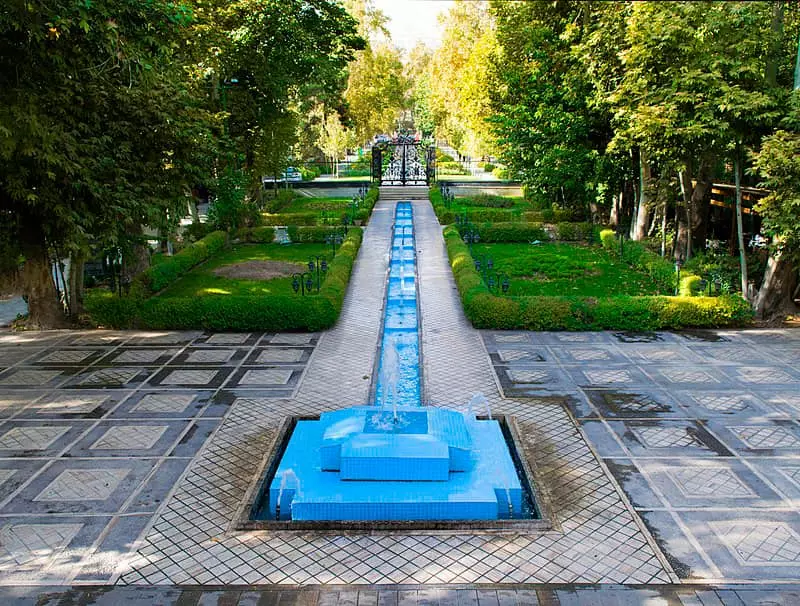 گیاهان و درختان خاص باغ فردوس
