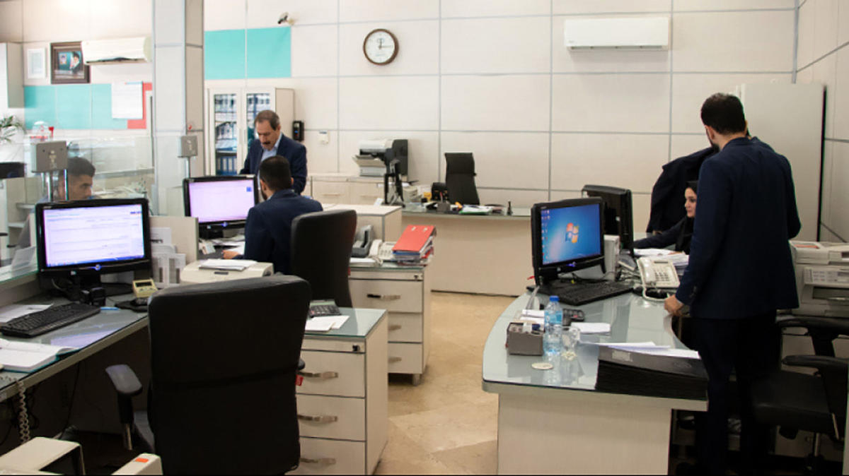 daa9d8a7d8b1d985d986d8afd8a7d986-d8afd988d984d8aa-3 دولت دست به اصلاح زد؛ جزئیات جدید حقوق و مزایای کارمندان