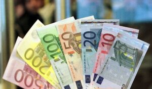 قیمت یورو امروز دوشنبه ۹ تیر ماه ۱۴۰۴